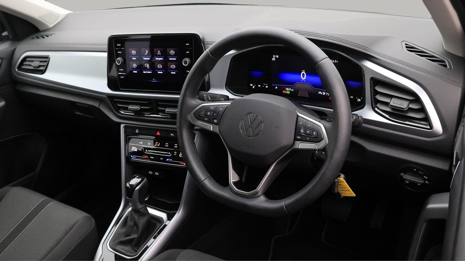 Used Volkswagen T-Roc 2024 for sale - 76743290: Photo 10