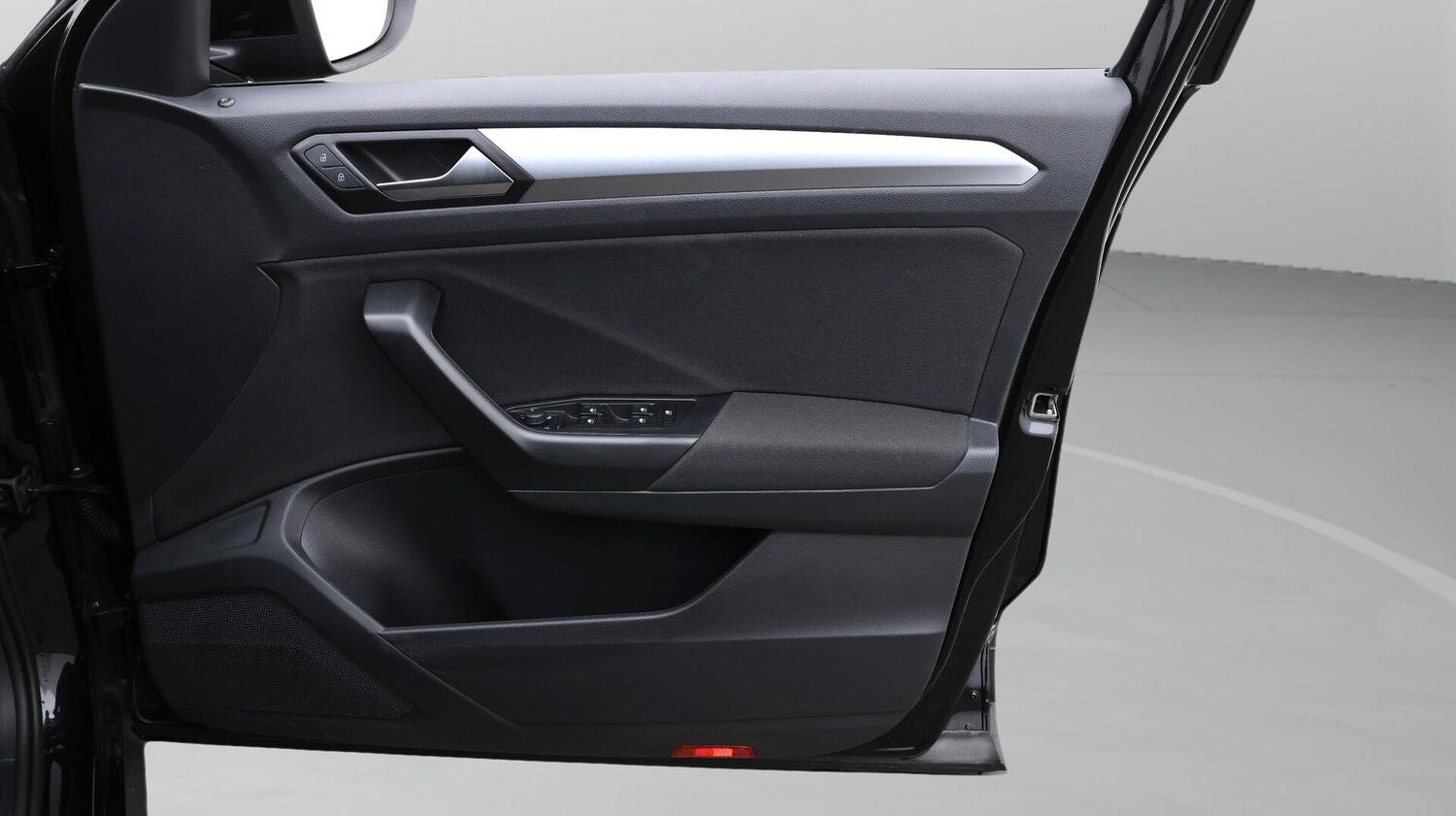 Used Volkswagen T-Roc 2024 for sale - 76743290: Photo 16