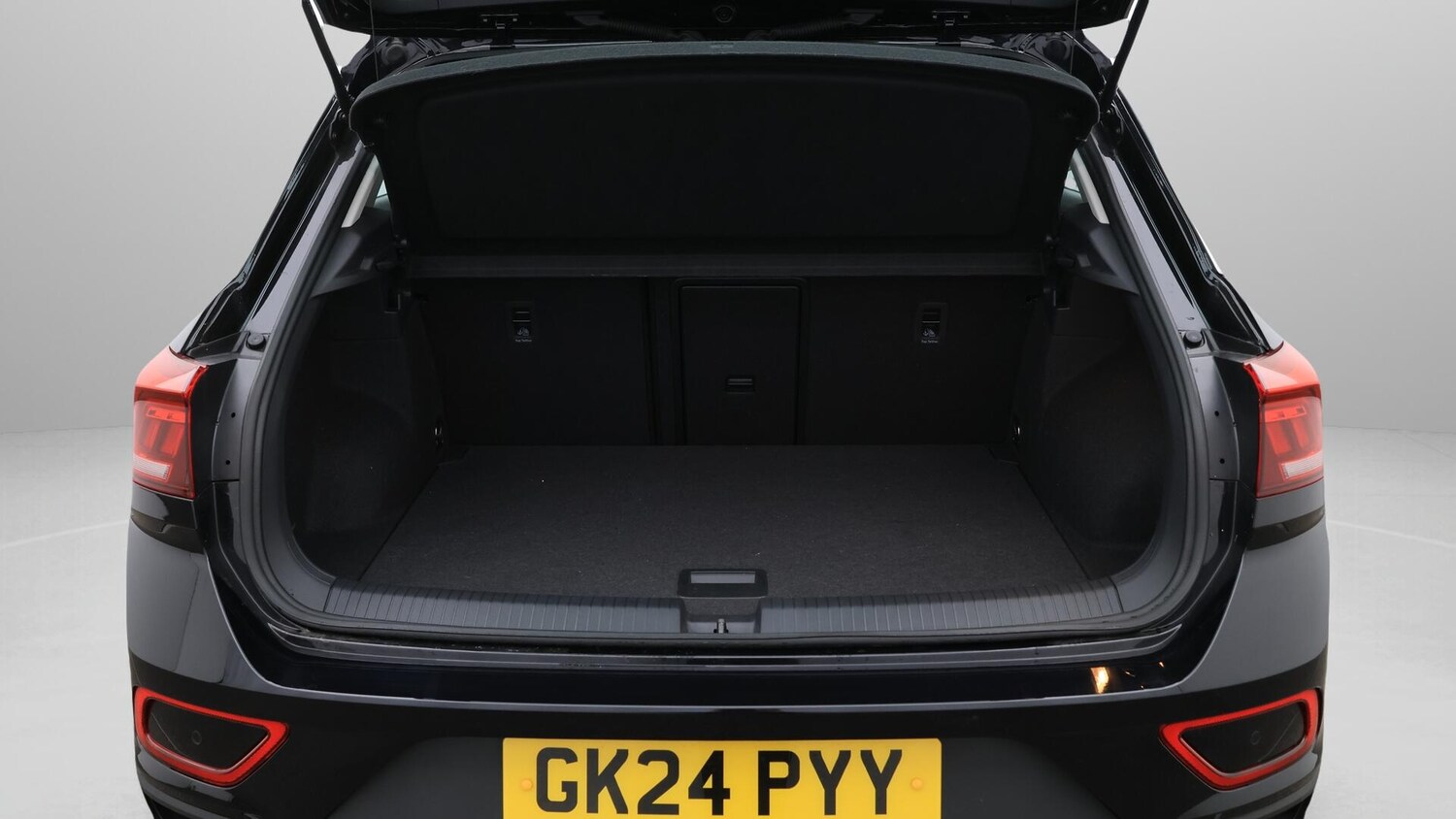 Used Volkswagen T-Roc 2024 for sale - 76743290: Photo 18