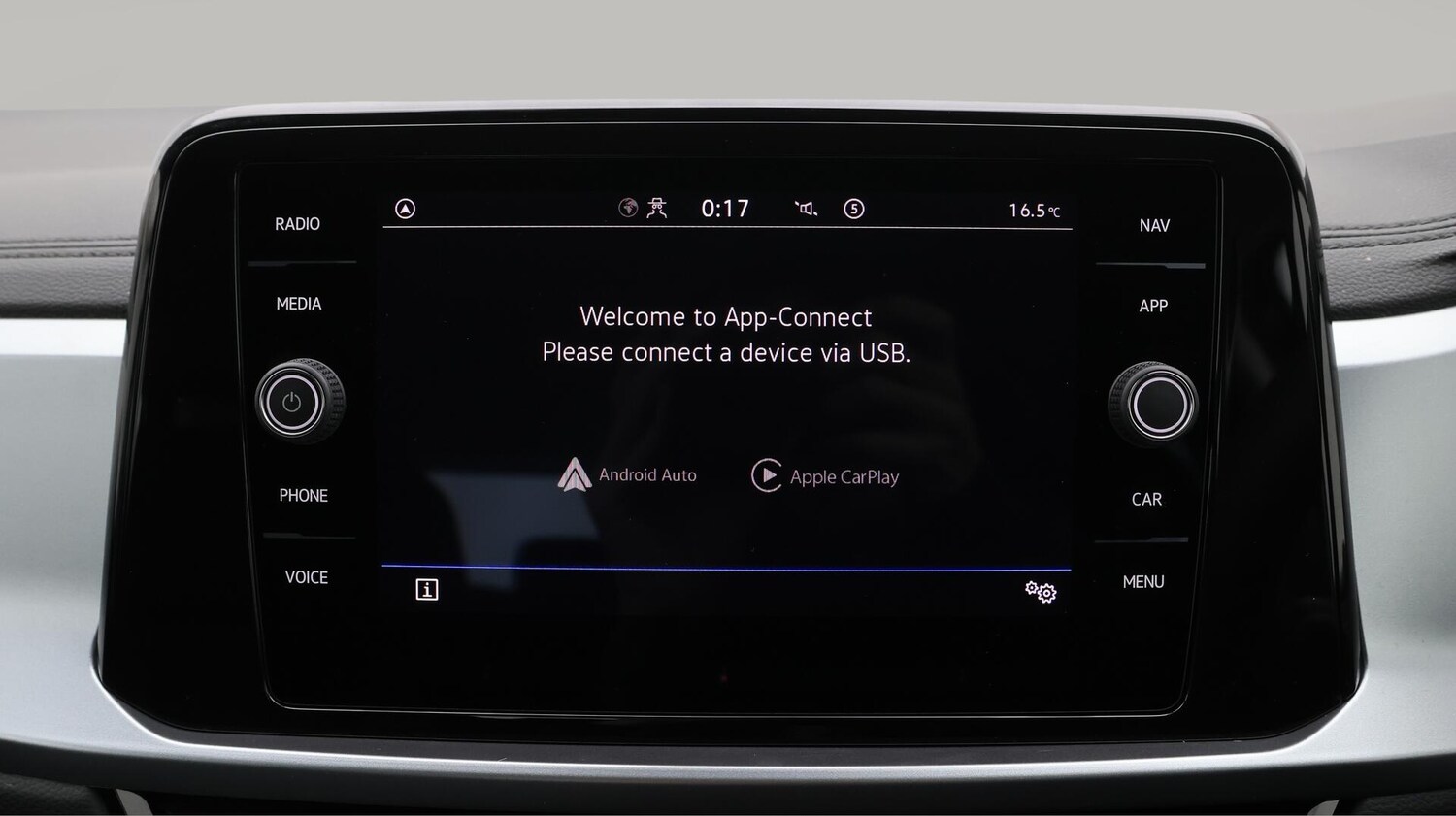 Used Volkswagen T-Roc 2024 for sale - 76743290: Photo 25