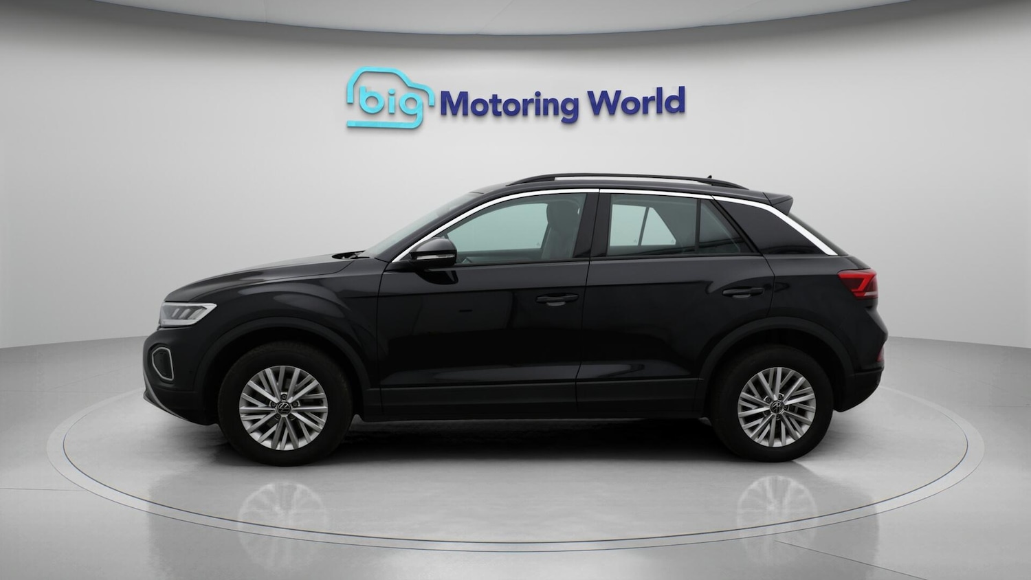 Used Volkswagen T-Roc 2024 for sale - 76743290: Photo 5