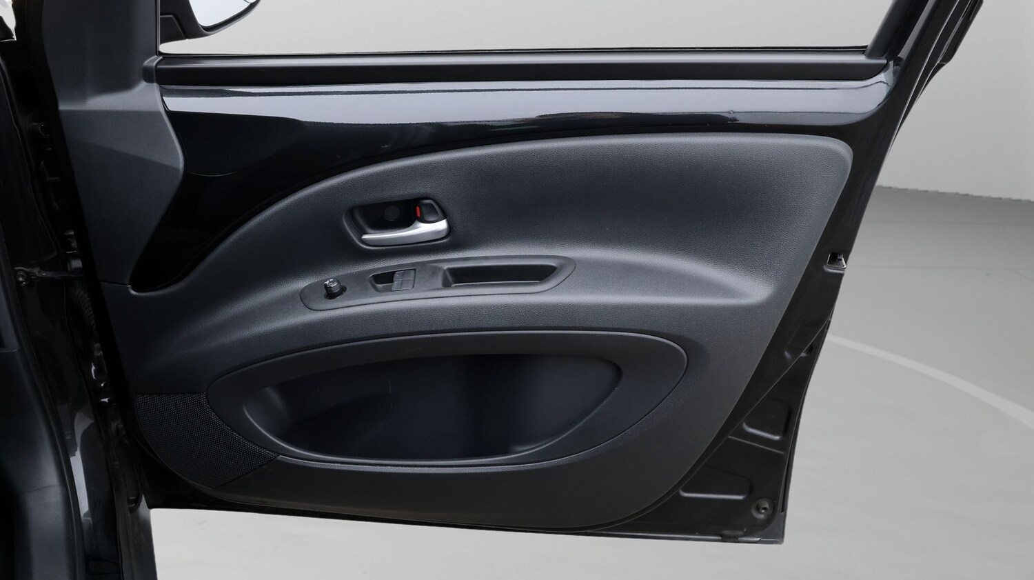 Used Toyota Aygo X 2023 for sale - 77258027: Photo 15