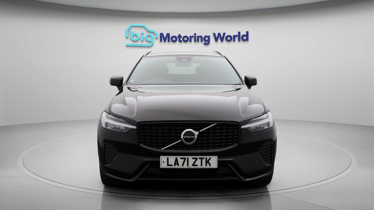 Used Volvo XC60 2022 for sale - 77329404: Photo 2