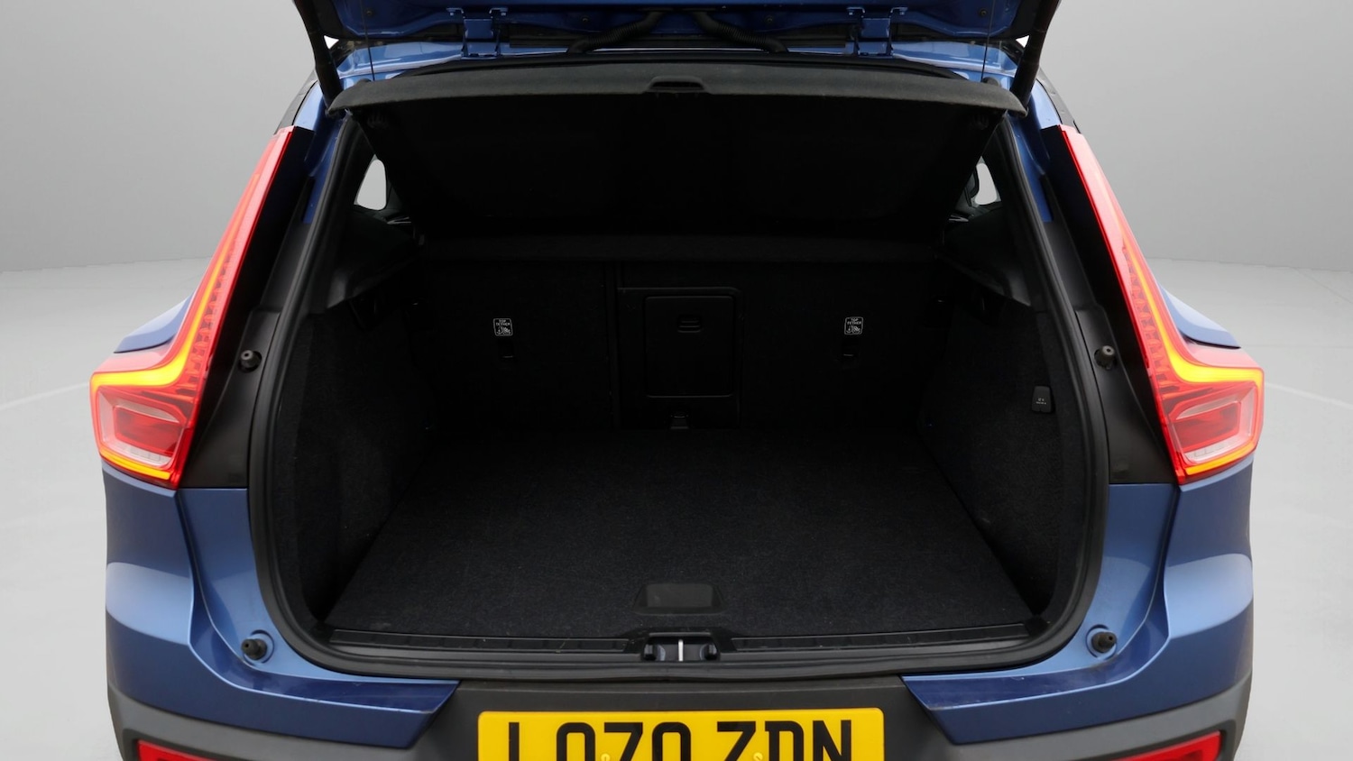 Used Volvo XC40 for sale - 77461003: Photo 17