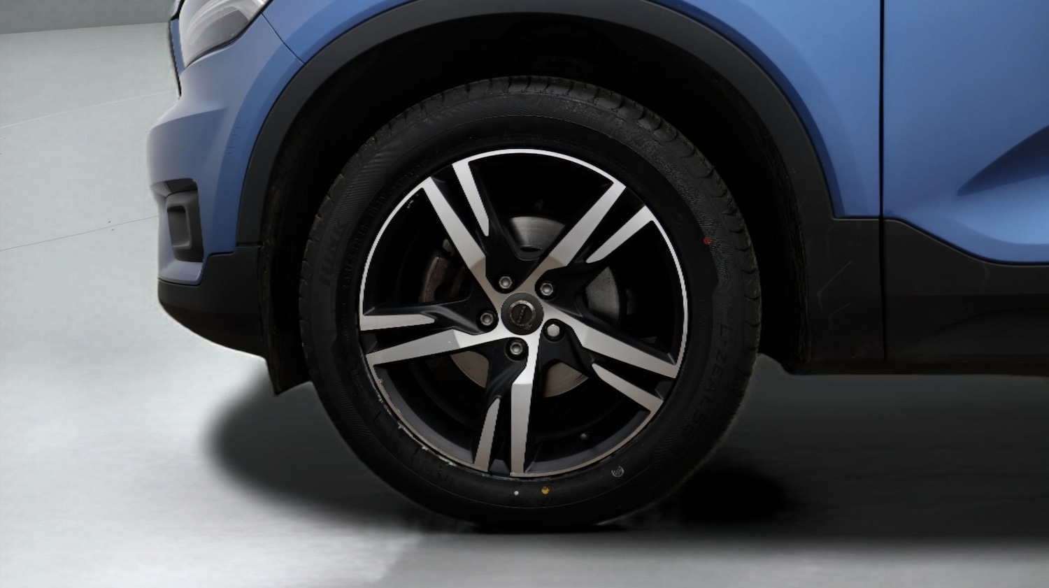 Used Volvo XC40 for sale - 77461003: Photo 18