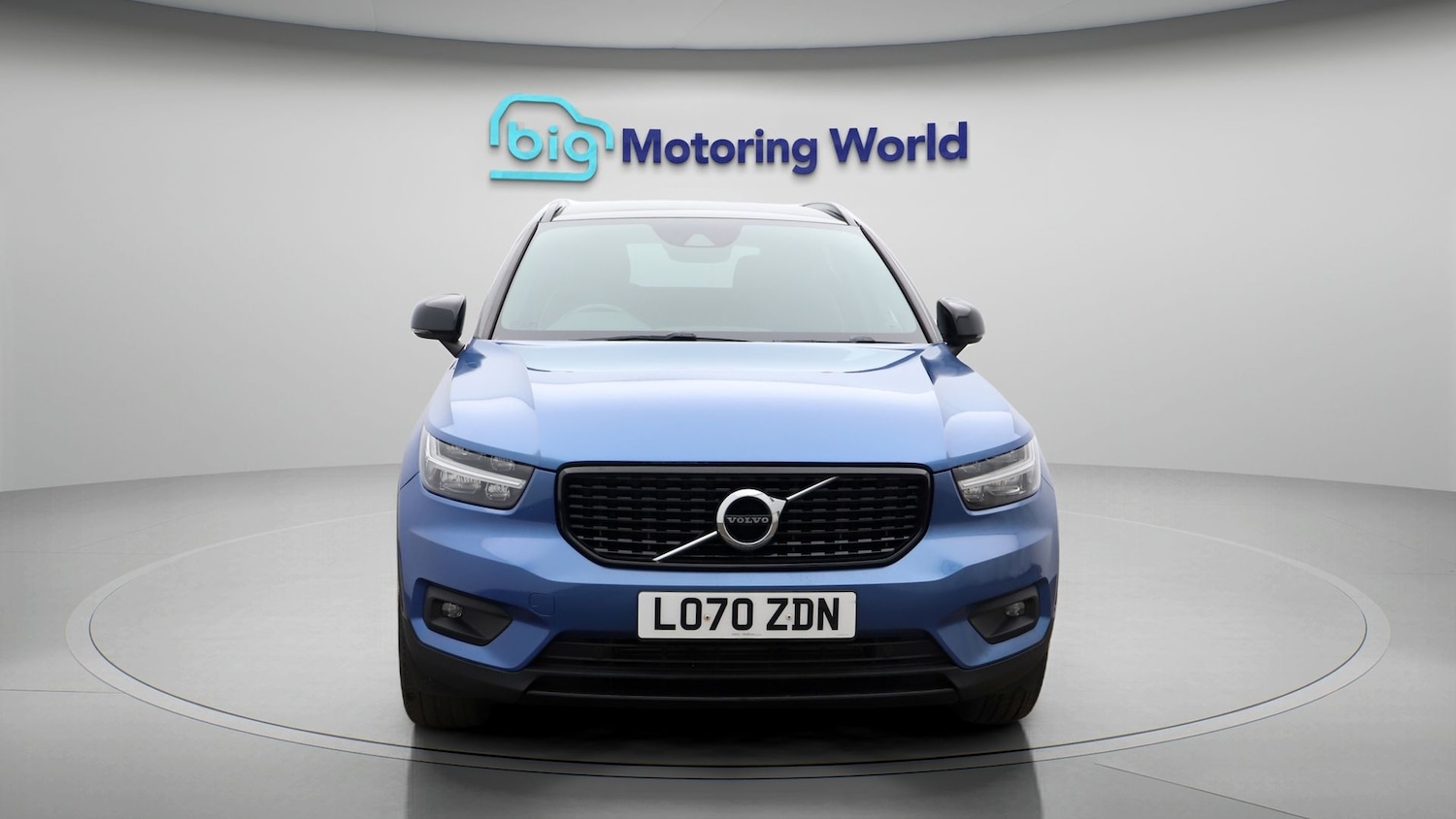 Used Volvo XC40 for sale - 77461003: Photo 2