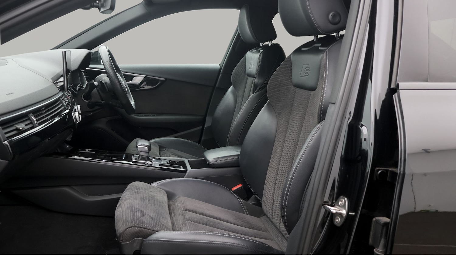 Used Audi A4 2019 for sale - 77983844: Photo 14