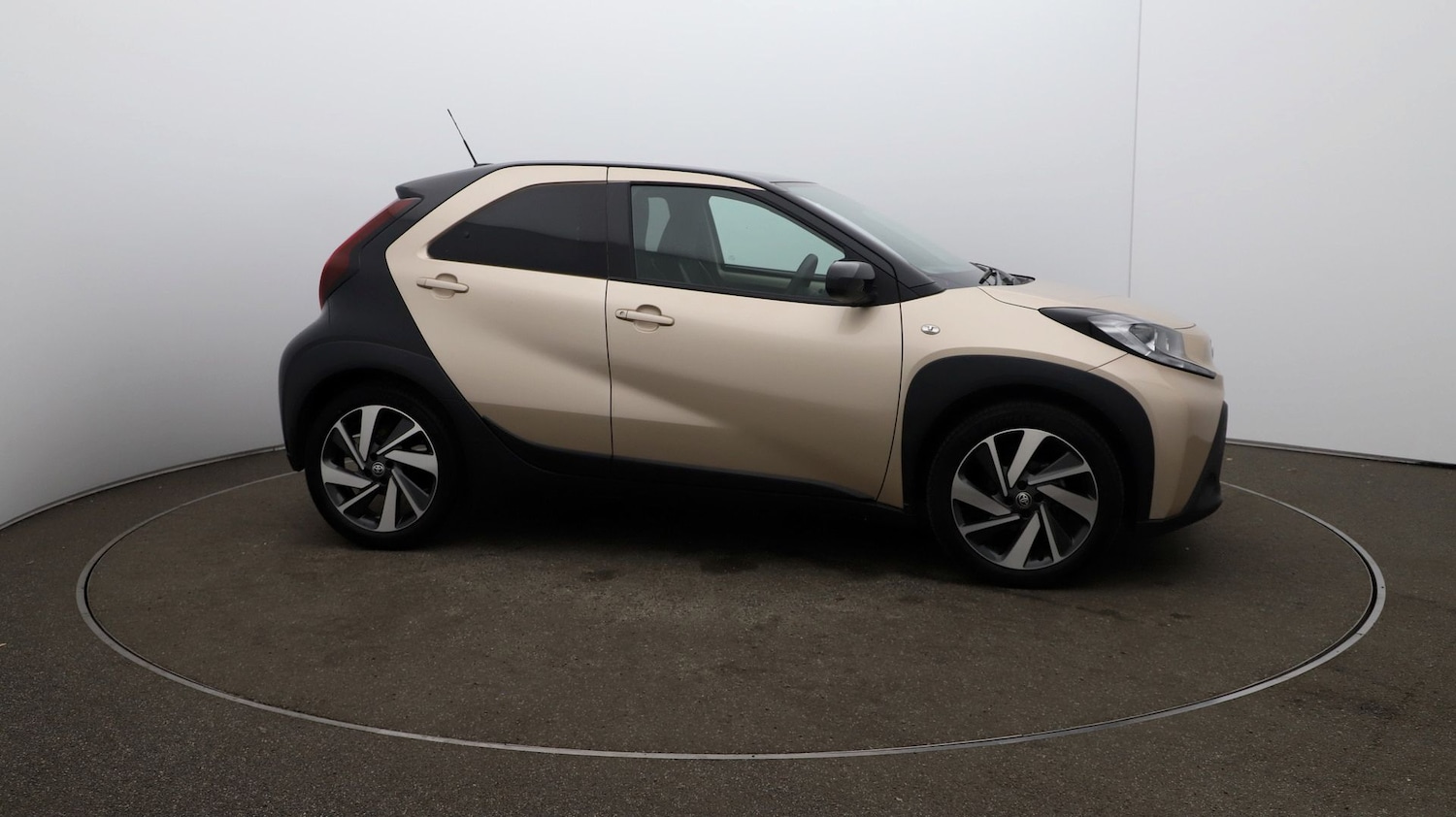 Used Toyota Aygo X 2023 for sale - 76809636: Photo 40