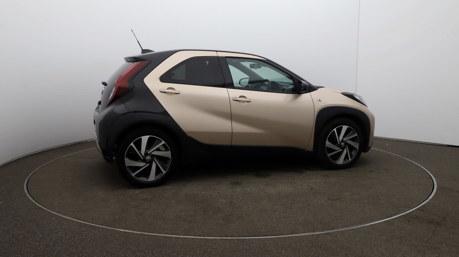 Used Toyota Aygo X 2023 for sale - 76809636: Photo 43