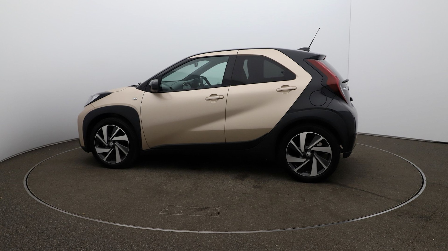 Used Toyota Aygo X 2023 for sale - 76809636: Photo 50