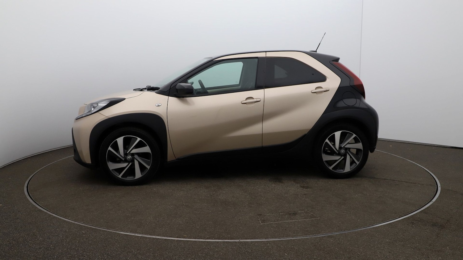 Used Toyota Aygo X 2023 for sale - 76809636: Photo 57