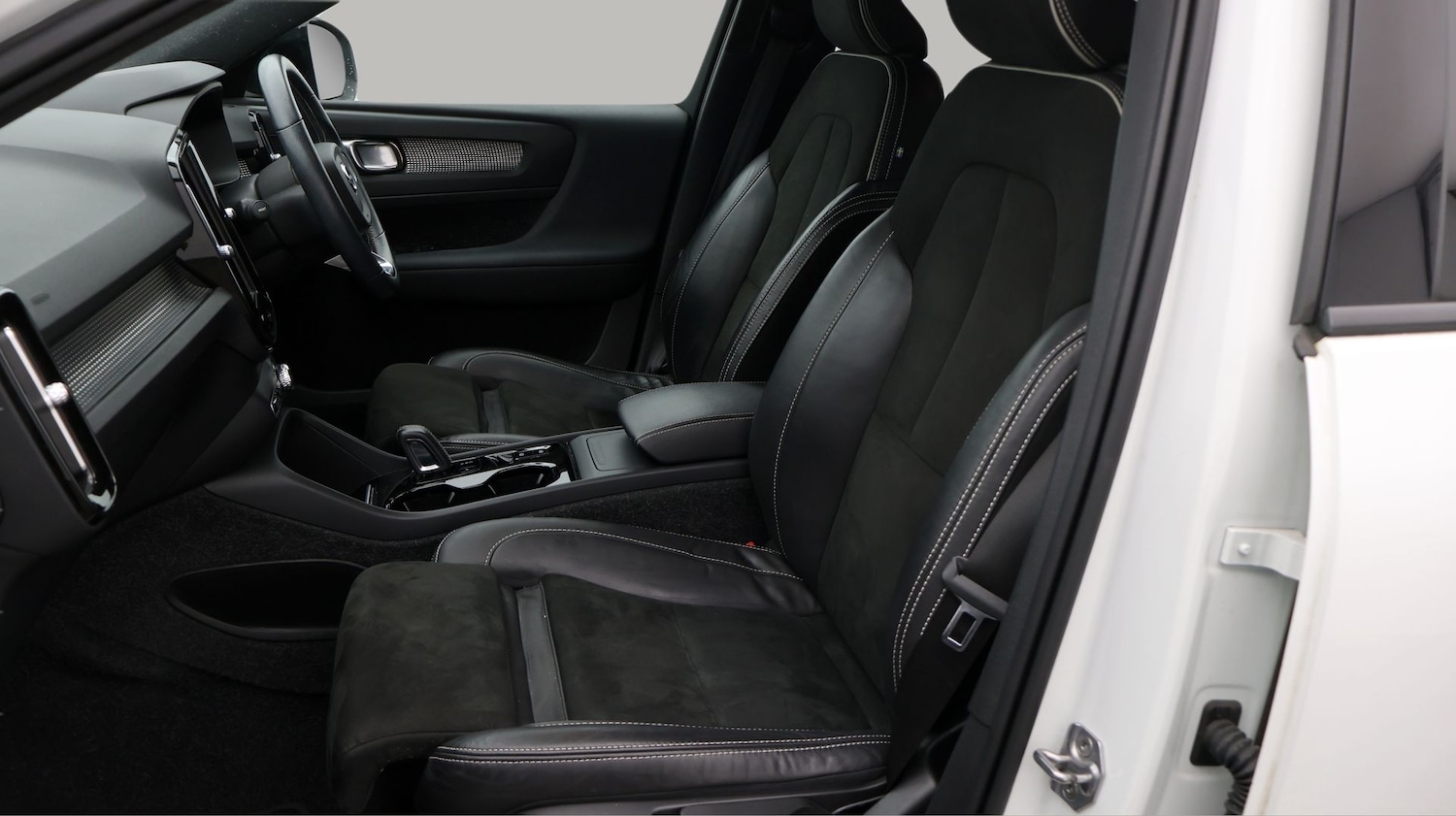 Used Volvo XC40 2021 for sale - 77310406: Photo 14