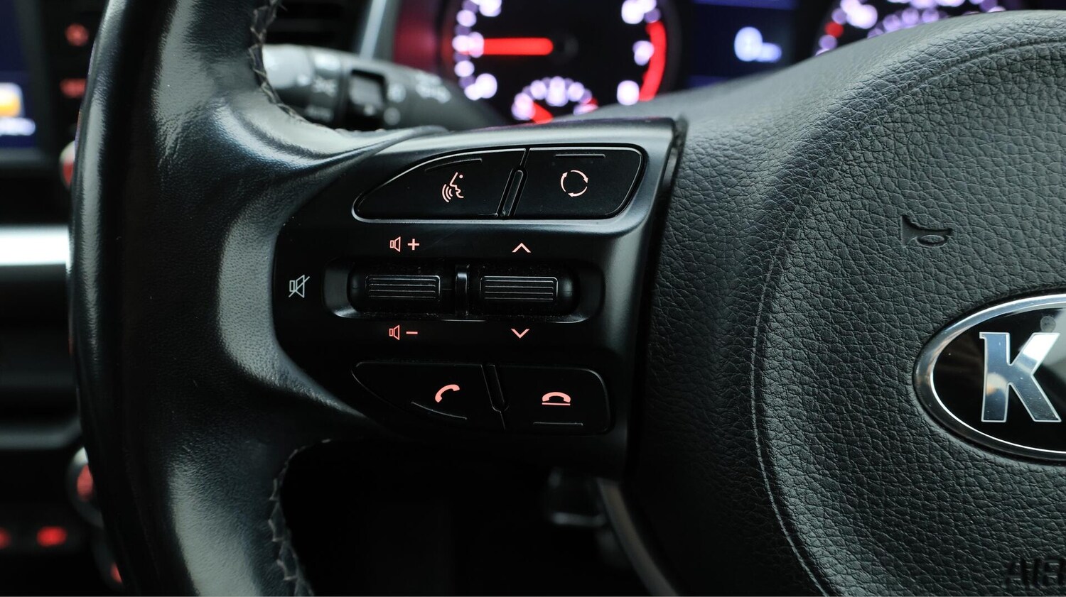 Used Kia Stonic 2020 for sale - 76059651: Photo 25