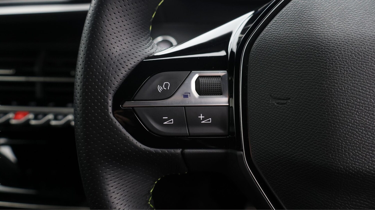 Used Peugeot 2008 2022 for sale - 77685904: Photo 23