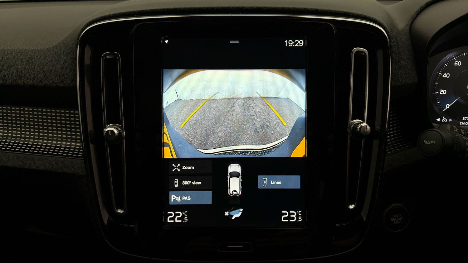 Used Volvo XC40 2022 for sale - 78183129: Photo 26