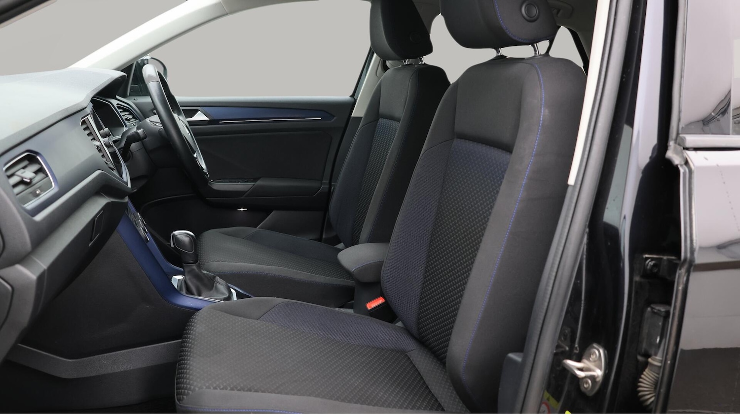 Used Volkswagen T-Roc 2021 for sale - 76348843: Photo 15