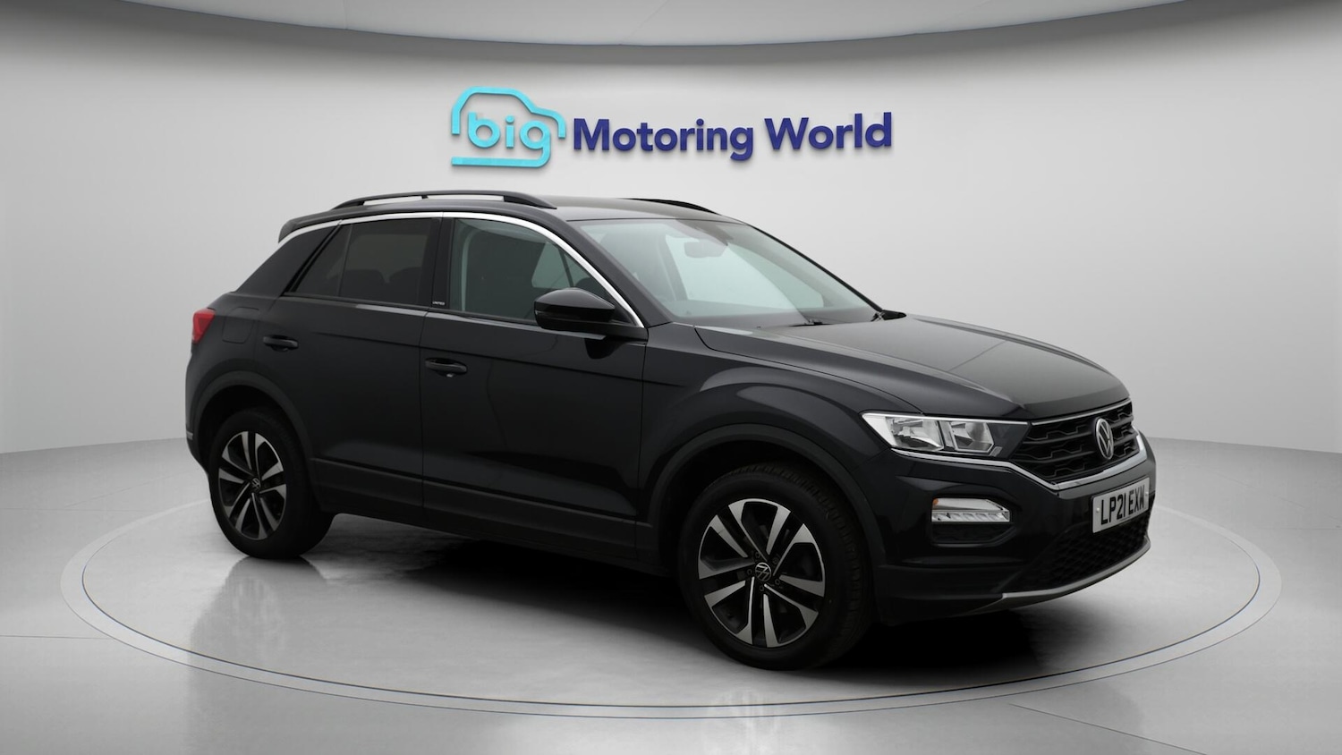 Used Volkswagen T-Roc 2021 for sale - 76348843: Photo 2