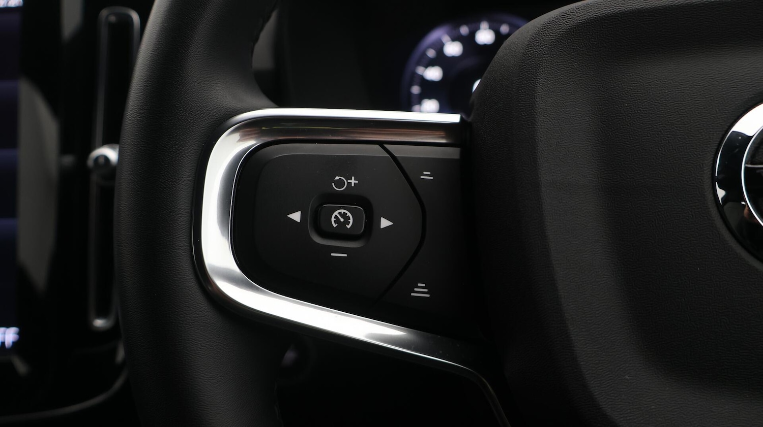 Used Volvo XC40 2022 for sale - 76646301: Photo 24