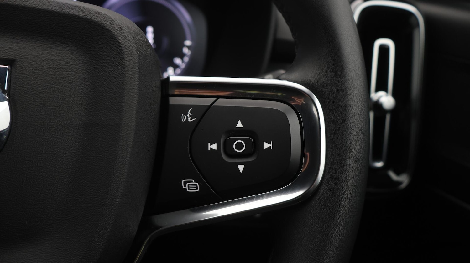 Used Volvo XC40 2022 for sale - 76646301: Photo 25