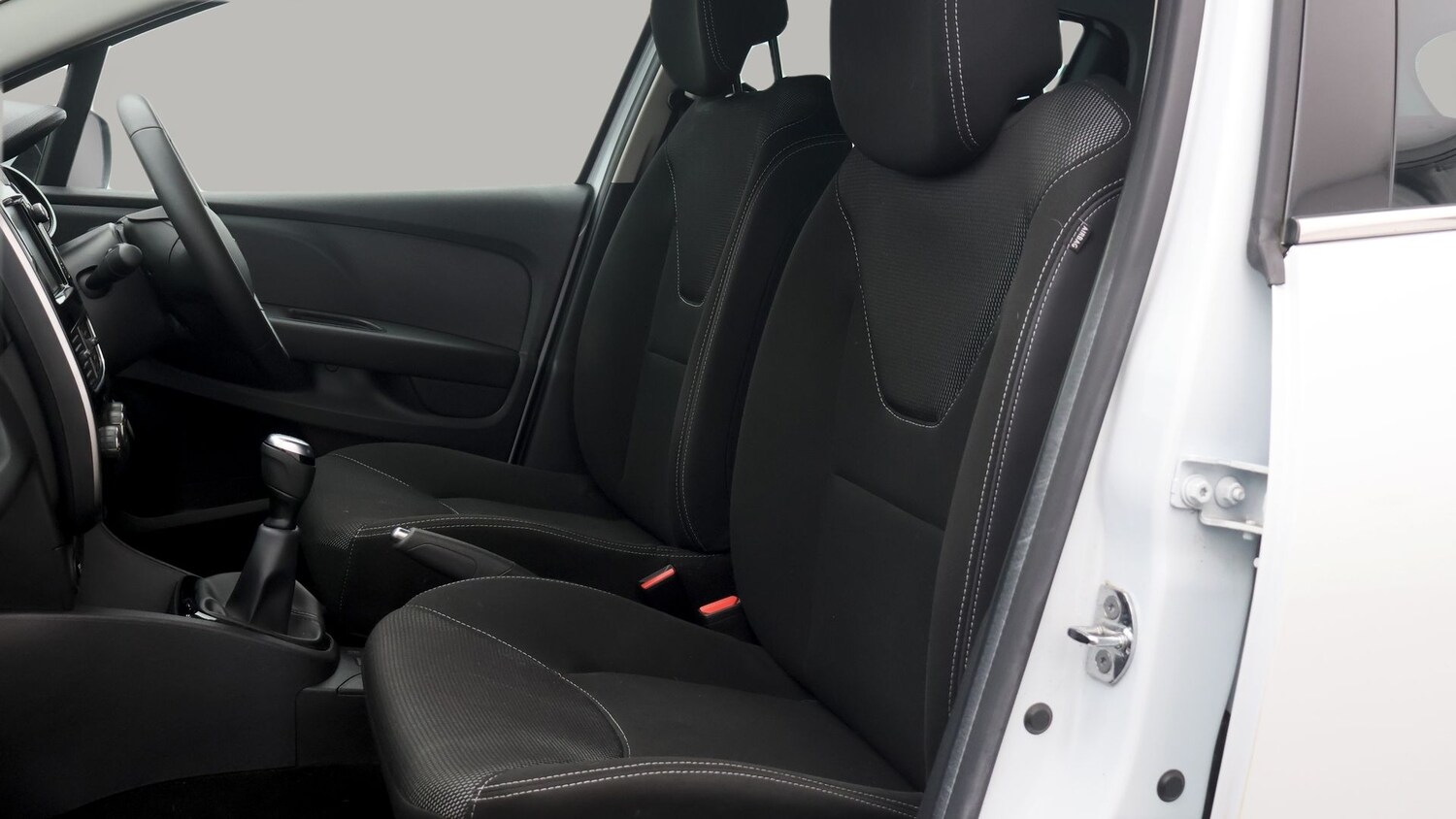 Used Renault Clio 2019 for sale - 77349968: Photo 14