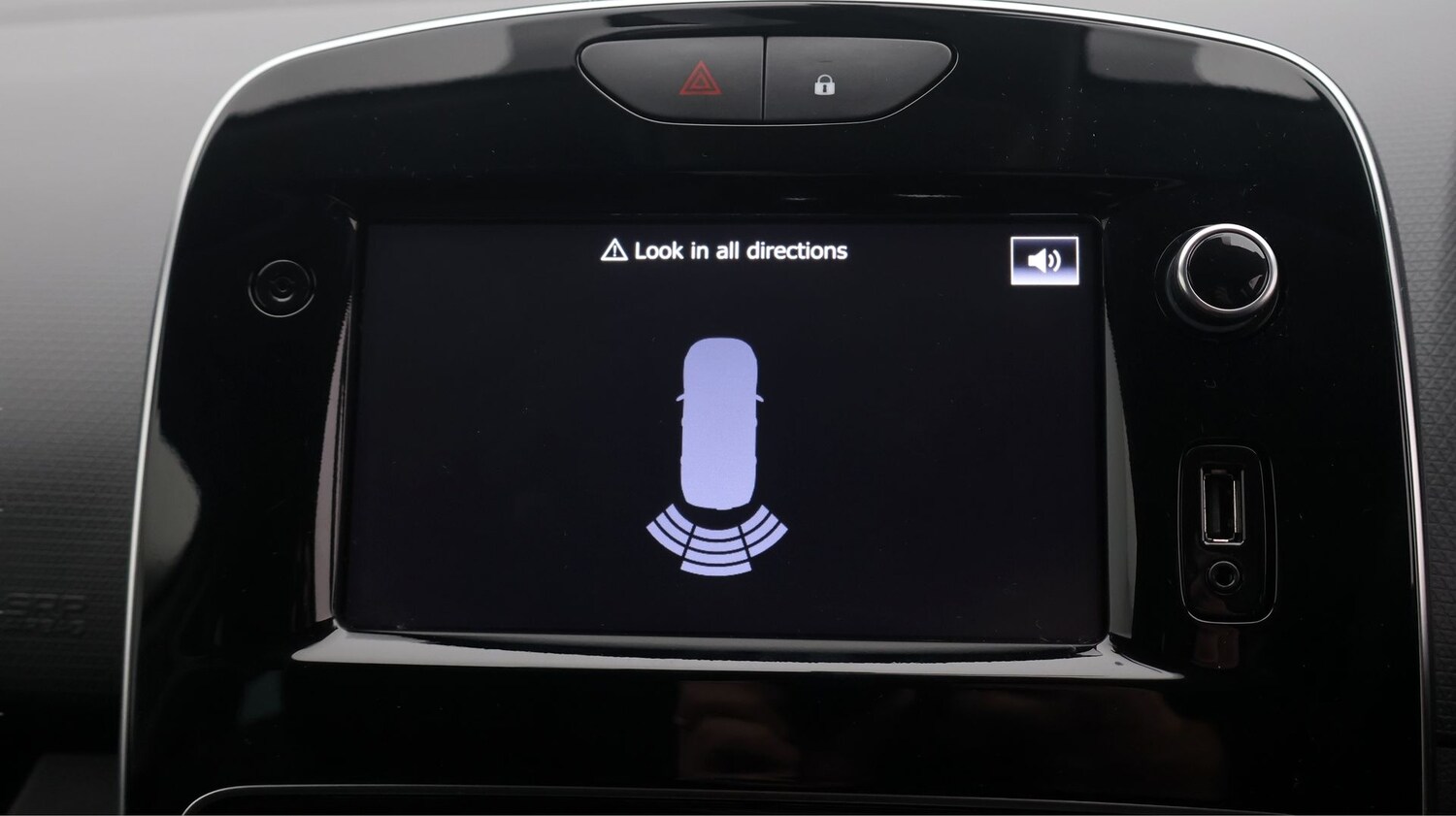 Used Renault Clio 2019 for sale - 77349968: Photo 22