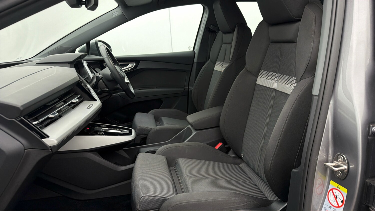 Used Audi Q4 e-tron 2023 for sale - 77951174: Photo 13