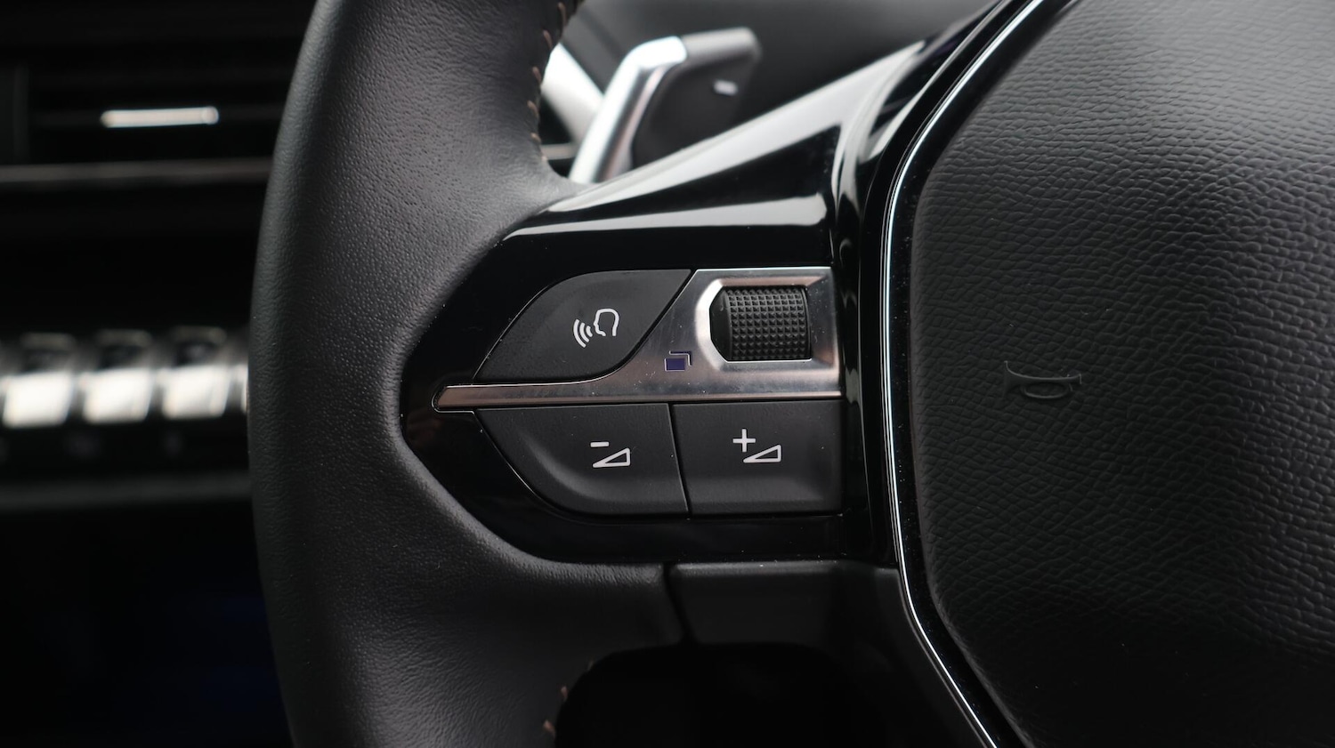 Used Peugeot 3008 2023 for sale - 76772070: Photo 23