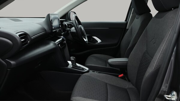 Used Toyota Yaris Cross 2023 for sale - 76336342: Photo 15