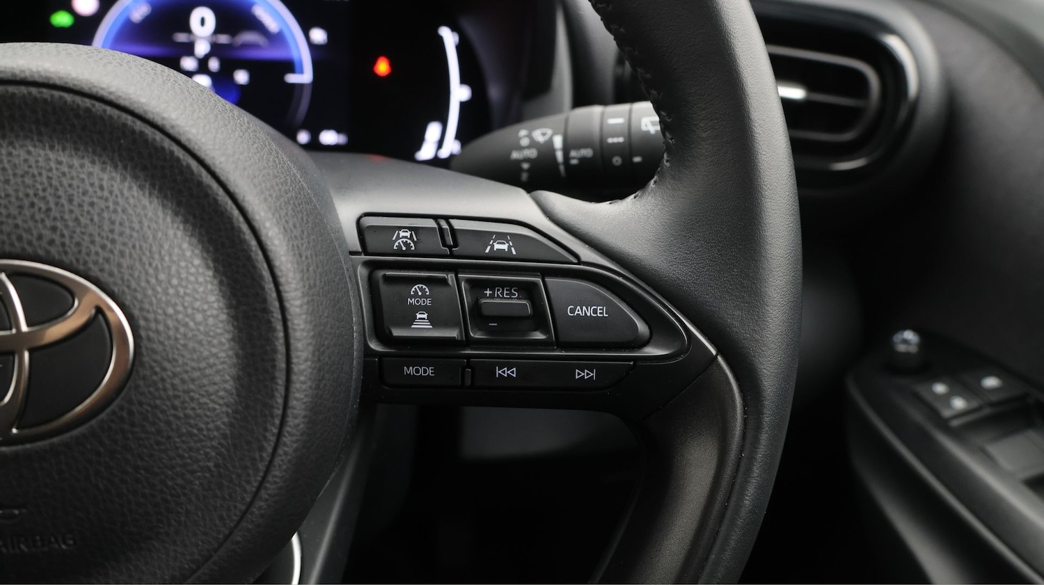 Used Toyota Yaris Cross for sale - 77677044: Photo 22