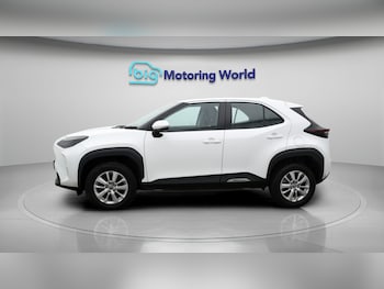 Used Toyota Yaris Cross 2024 for sale - 77677044: Photo