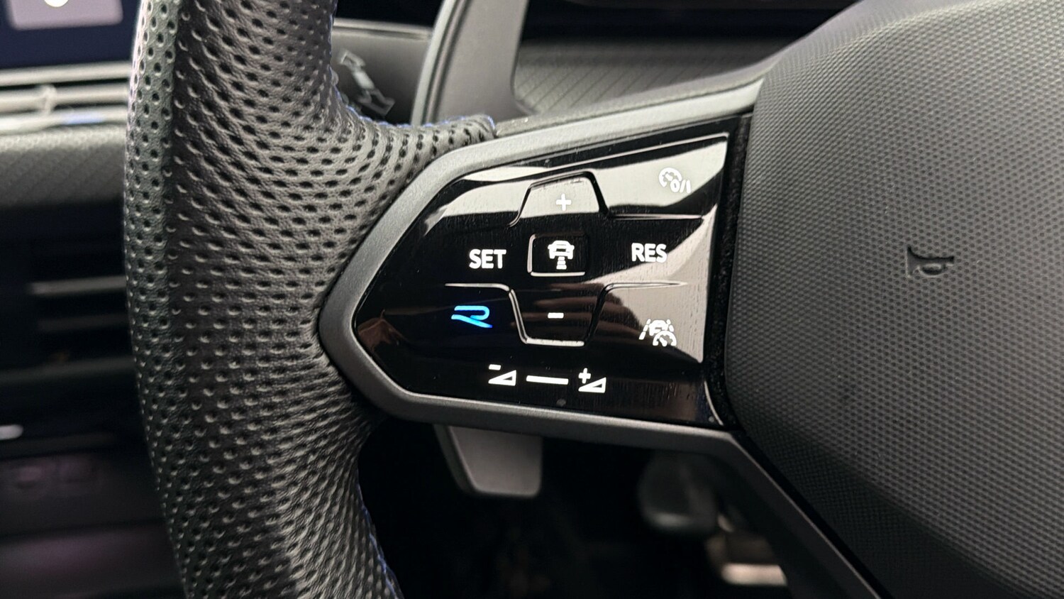 Used Volkswagen Golf 2024 for sale - 77931142: Photo 23