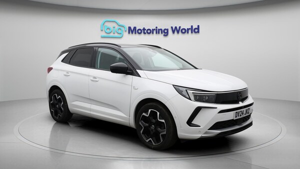 Used Vauxhall Grandland 2024 for sale - 75402422: Photo 2