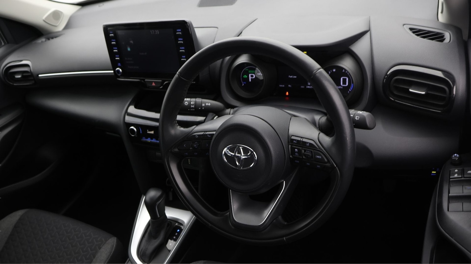 Used Toyota Yaris Cross 2022 for sale - 77707515: Photo 9