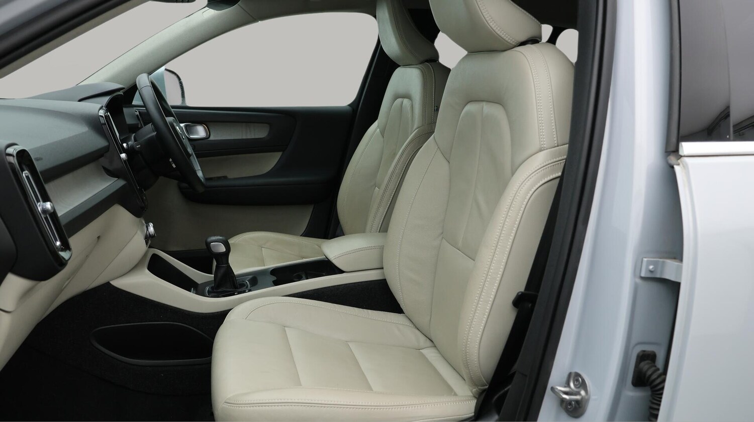 Used Volvo XC40 2022 for sale - 76059815: Photo 15
