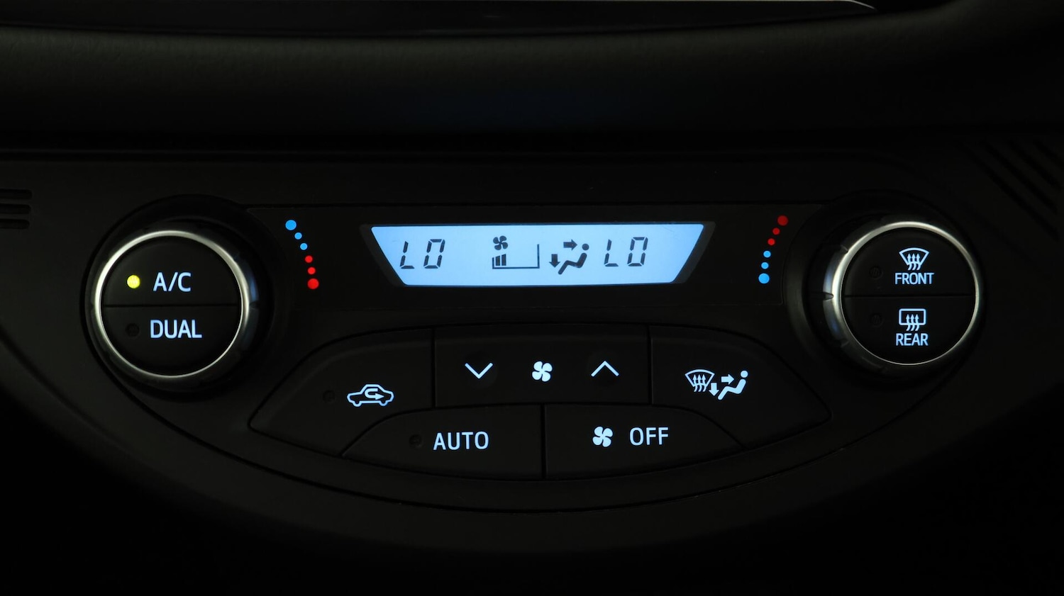 Used Toyota Yaris 2018 for sale - 76585380: Photo 13