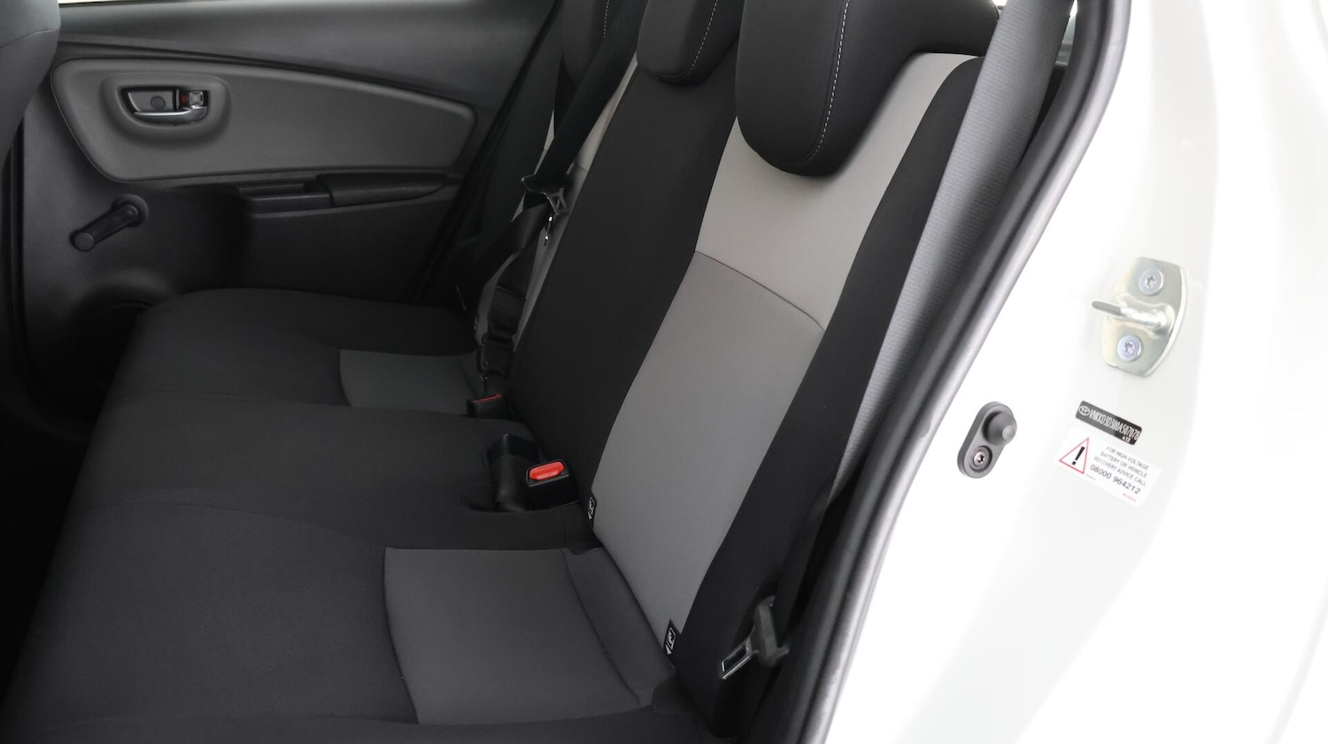 Used Toyota Yaris 2018 for sale - 76585380: Photo 17