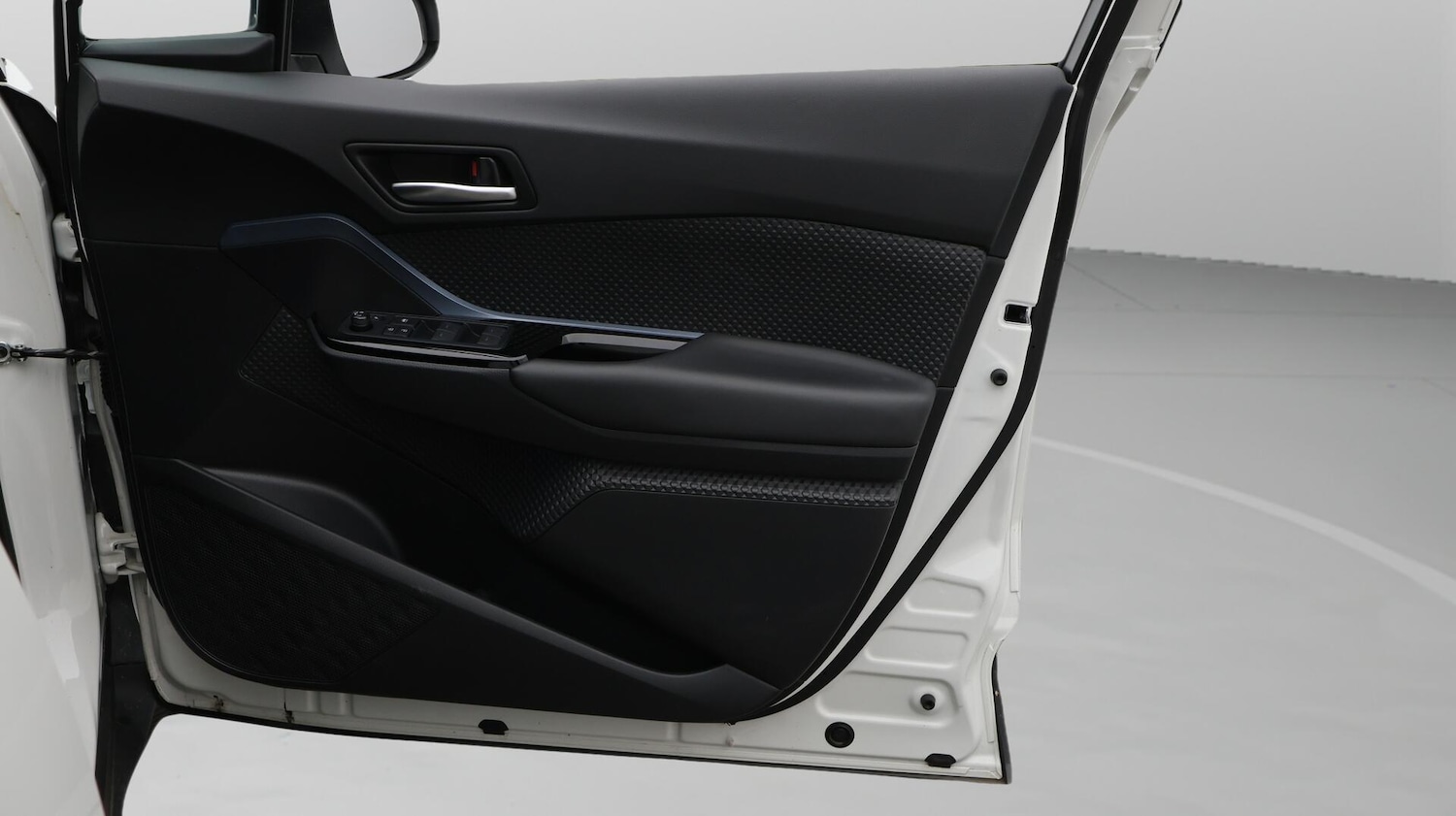 Used Toyota C-HR 2021 for sale - 76700871: Photo 16