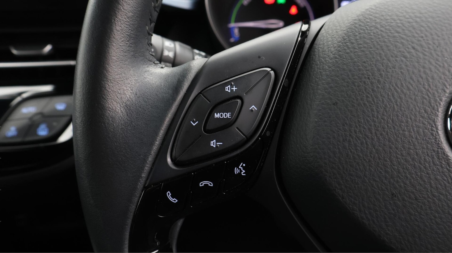 Used Toyota C-HR 2021 for sale - 76700871: Photo 27