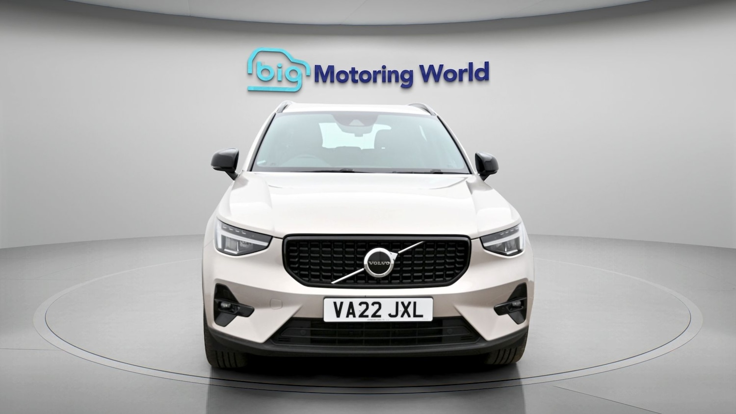 Used Volvo XC40 2022 for sale - 77935951: Photo 2