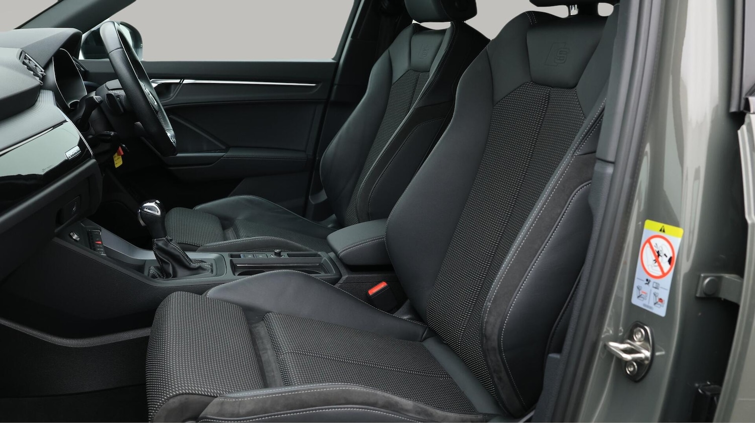 Used Audi Q3 2021 for sale - 76042521: Photo 15