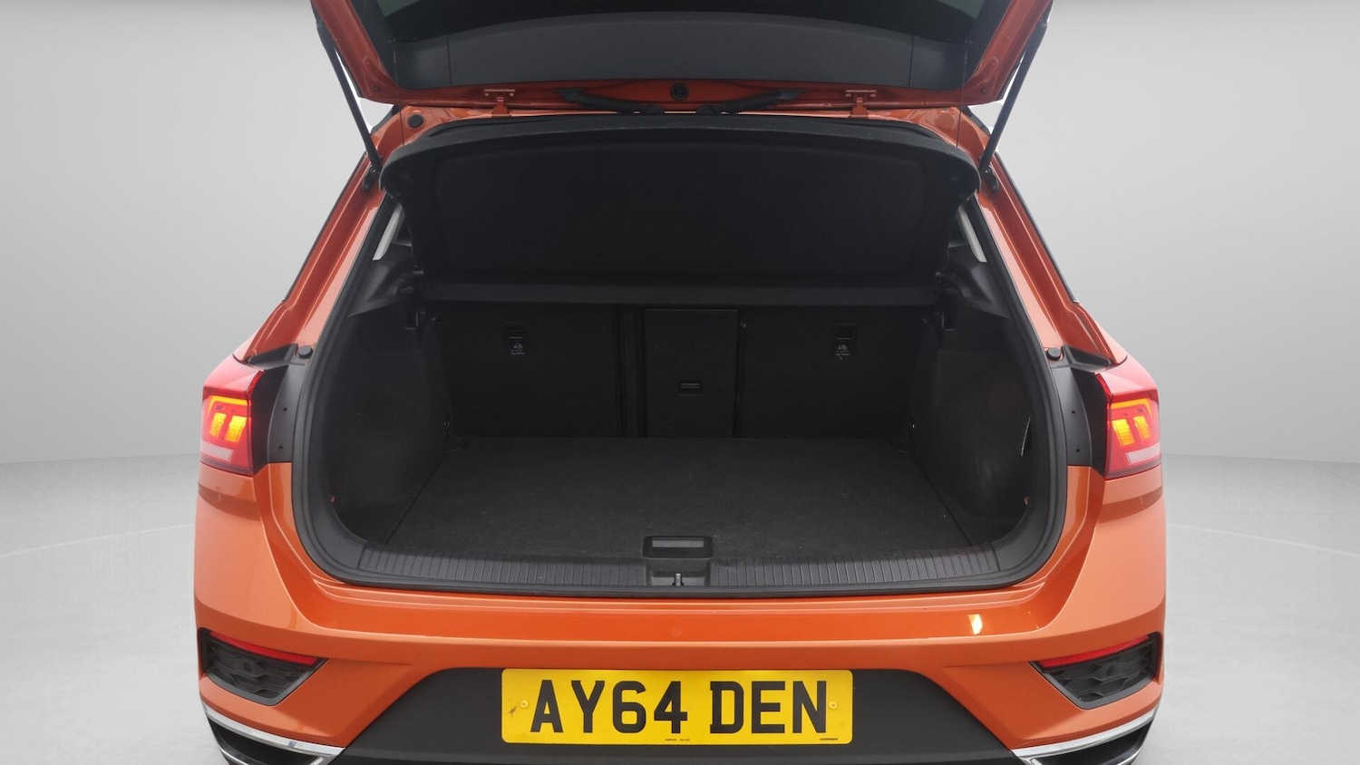 Used Volkswagen T-Roc 2019 for sale - 76269718: Photo 18