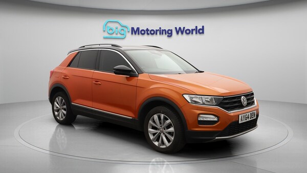 Used Volkswagen T-Roc 2019 for sale - 76269718: Photo 2