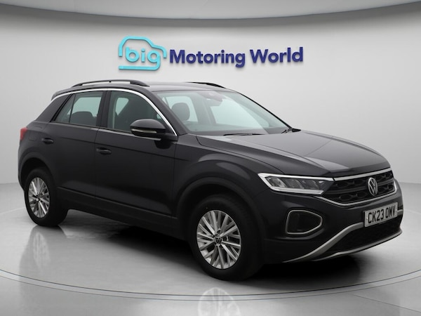 Used Volkswagen T-Roc 2023 for sale - 76246936: Photo 1