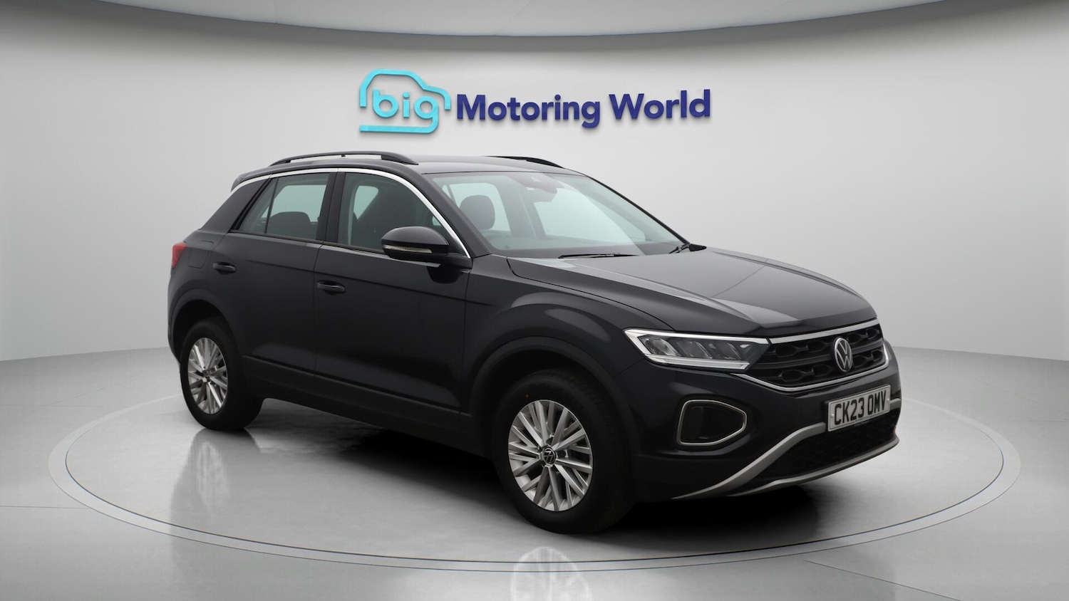 Used Volkswagen T-Roc 2023 for sale - 76246936: Photo 2