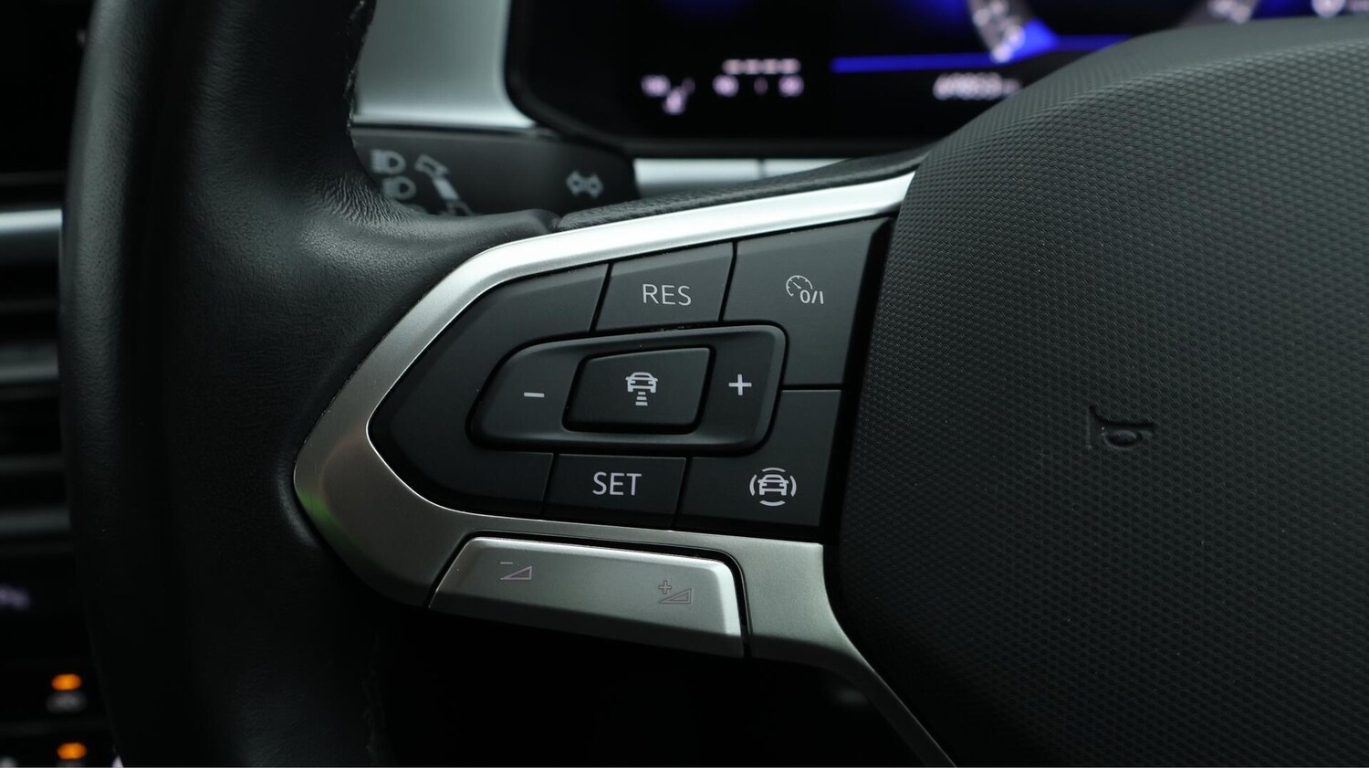 Used Volkswagen T-Roc 2023 for sale - 76246936: Photo 23