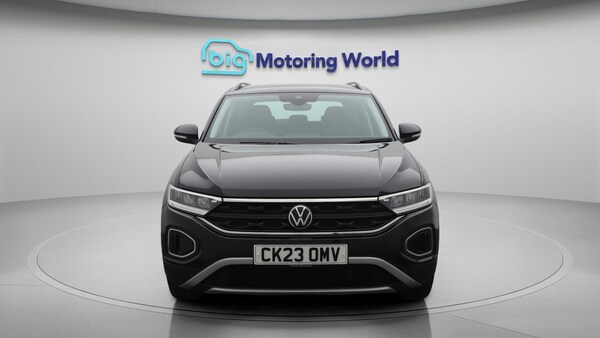 Used Volkswagen T-Roc 2023 for sale - 76246936: Photo 3