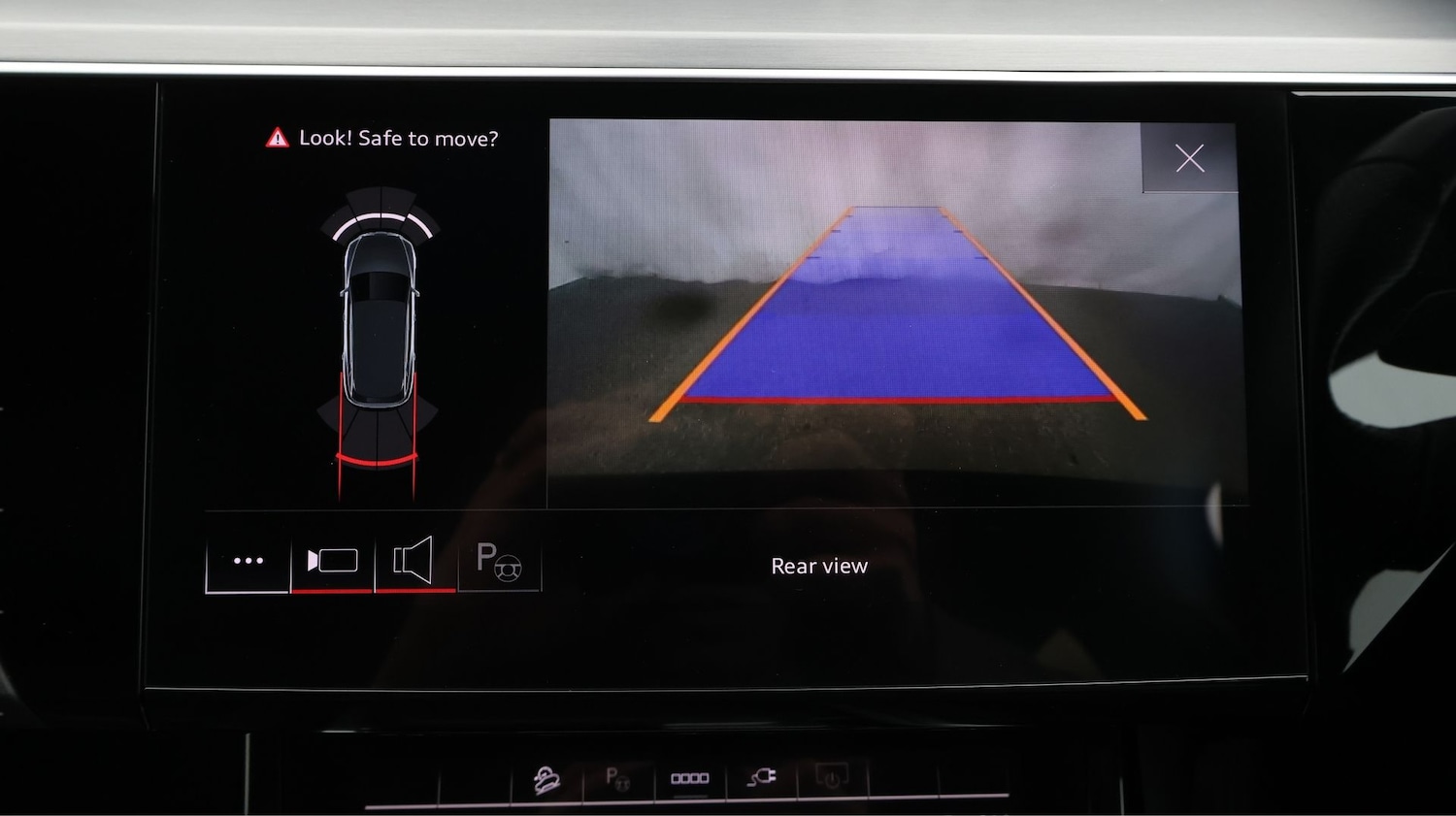 Used Audi e-tron 2022 for sale - 77845229: Photo 24