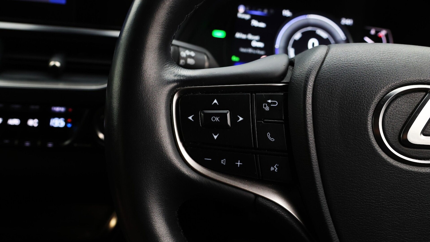 Used Lexus UX 2023 for sale - 77392179: Photo 25