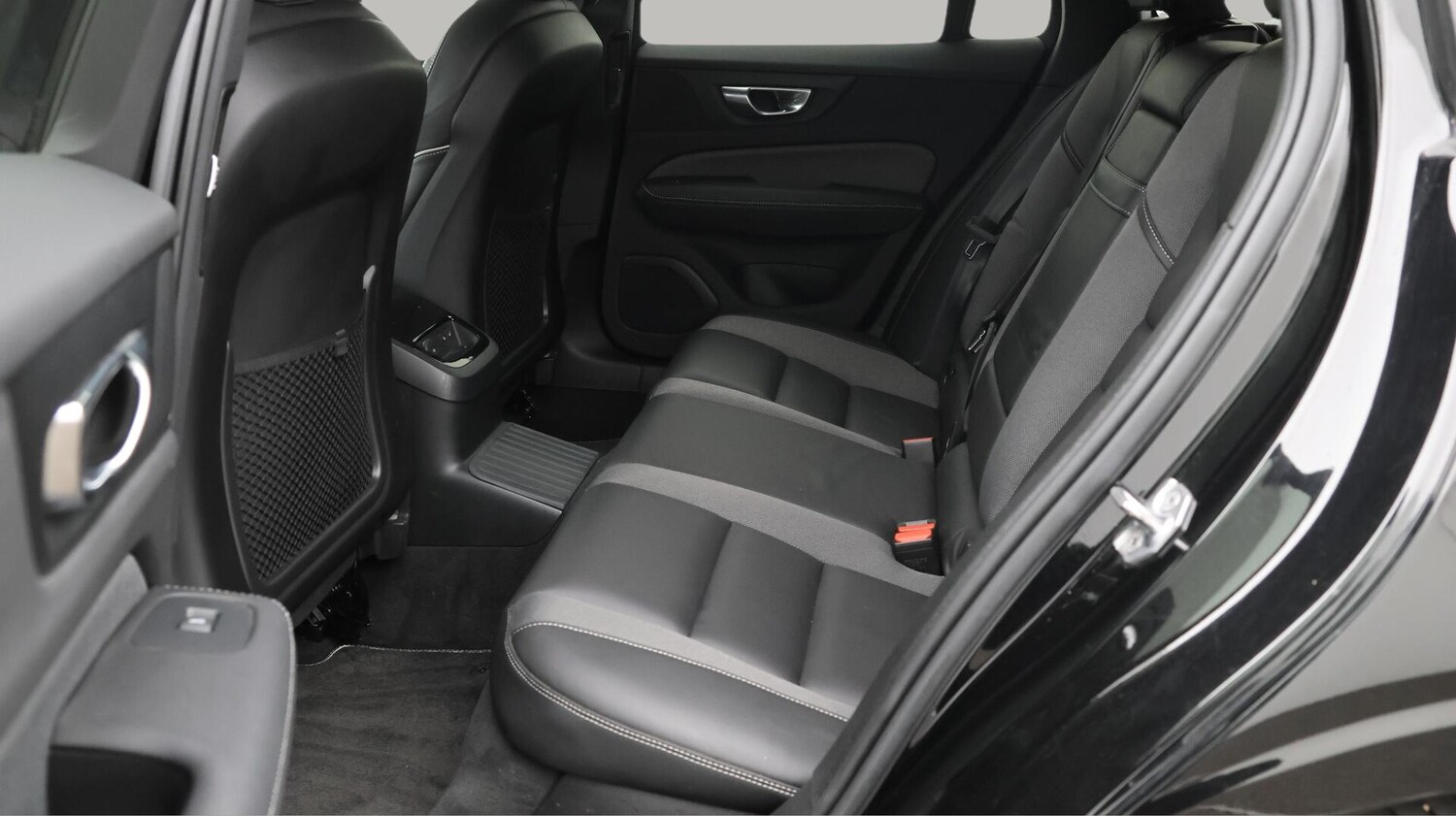 Used Volvo V60 2021 for sale - 76538732: Photo 17