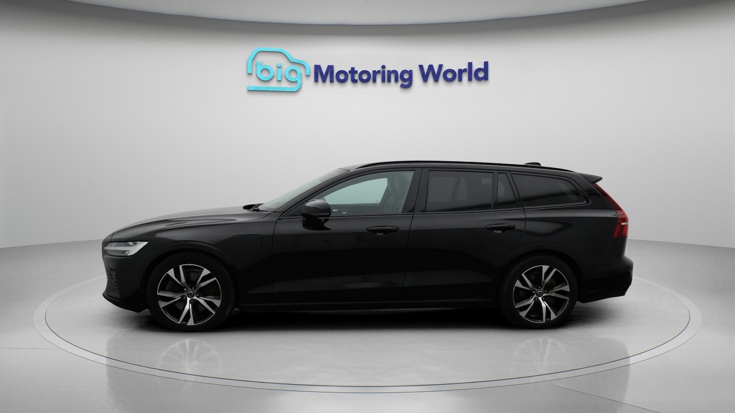 Used Volvo V60 2021 for sale - 76538732: Photo 5